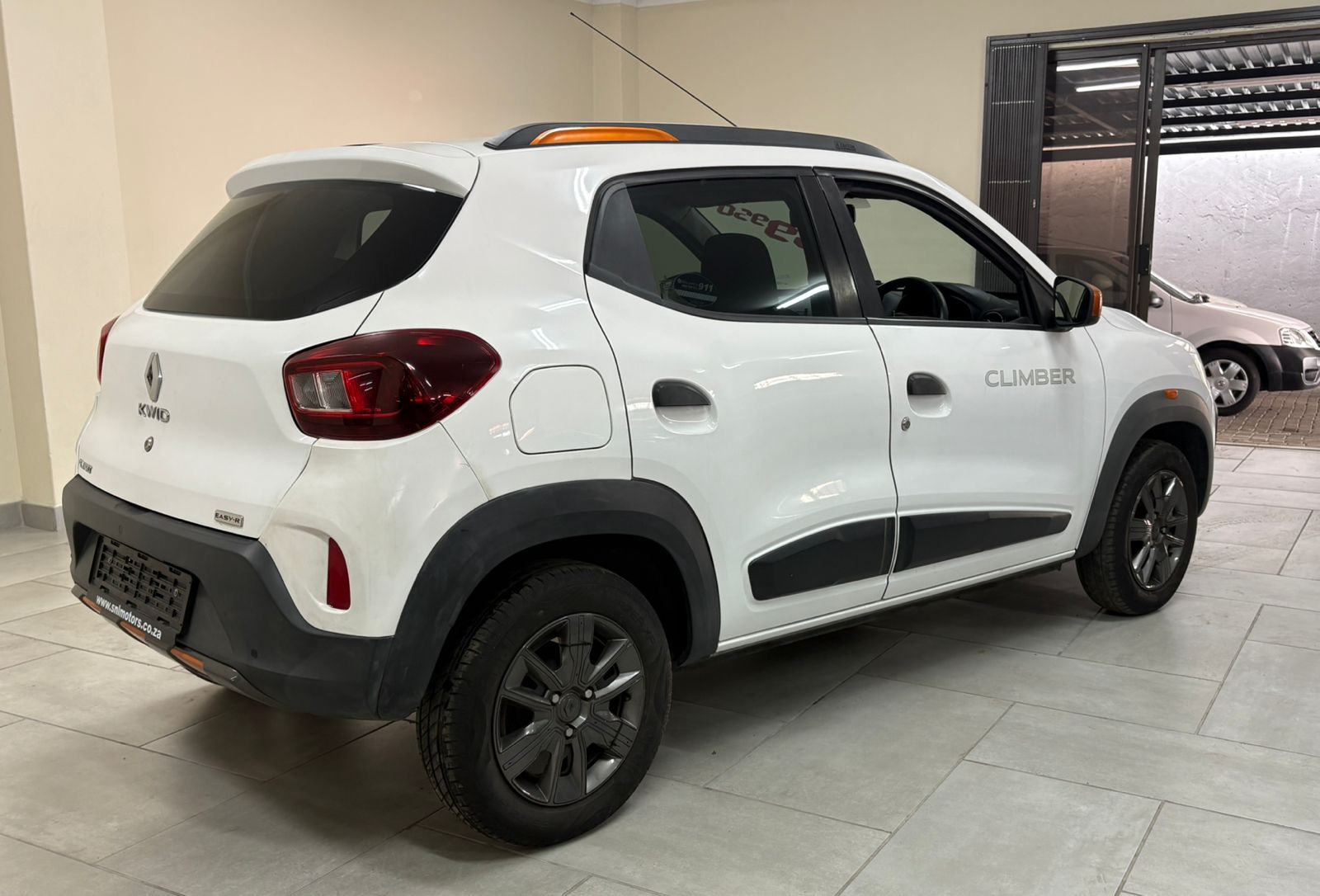 WhatsApp Image 2025-11-14 at 09.45.09