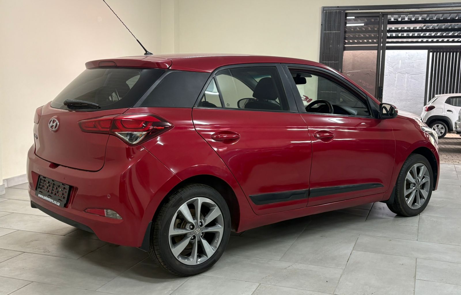 WhatsApp Image 2025-11-14 at 09.58.20 (1)