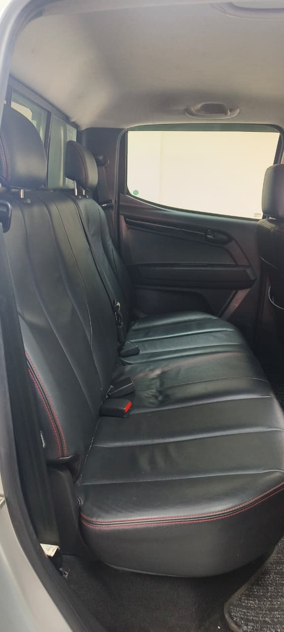 e1377360-fea2-42ab-9cea-589da947f189